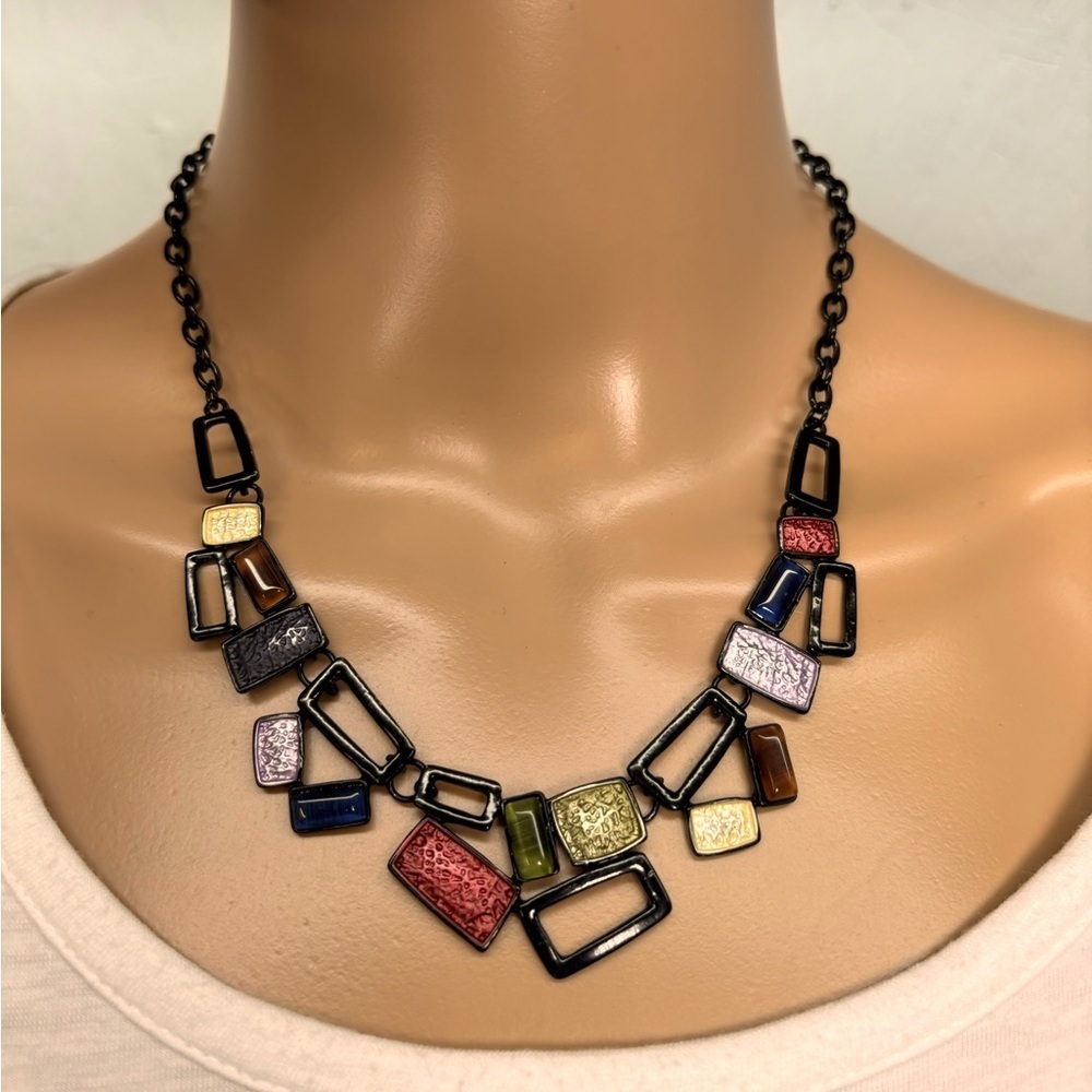 Multicoloured geometric necklace earrings set
